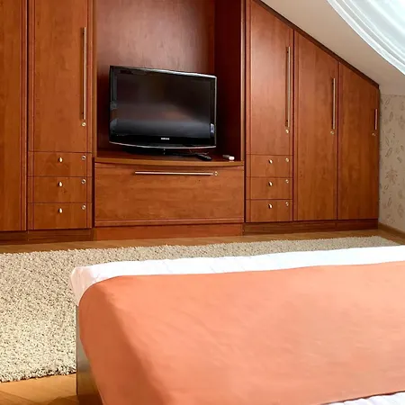 酒店 Eney Attic Three-room