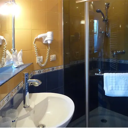 Eney Attic Three-room Hotel Lviv