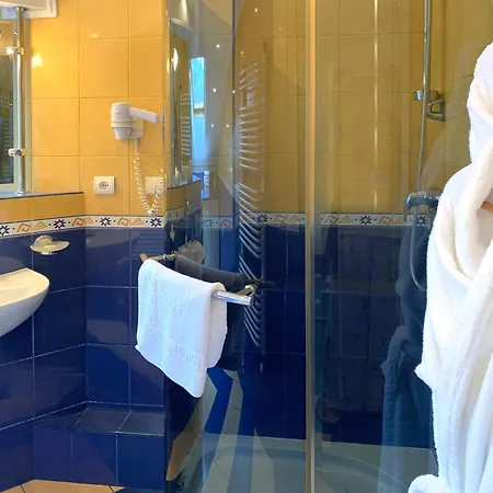 ホテル Eney Attic Three-room リヴィウ