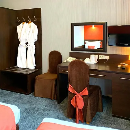 Otel Eney Attic Three-room