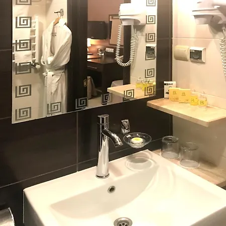 Otel Eney Attic Three-room 3*