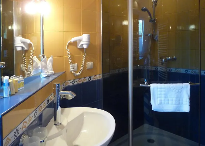 Eney Attic Three-room מלון לבוב