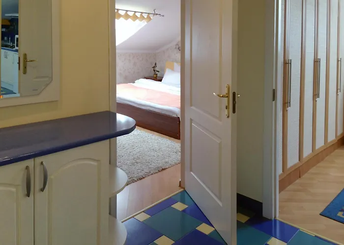 ホテル Eney Attic Three-room リヴィウ