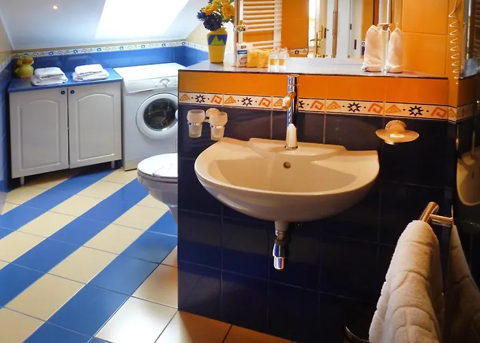 Eney Attic Three-room