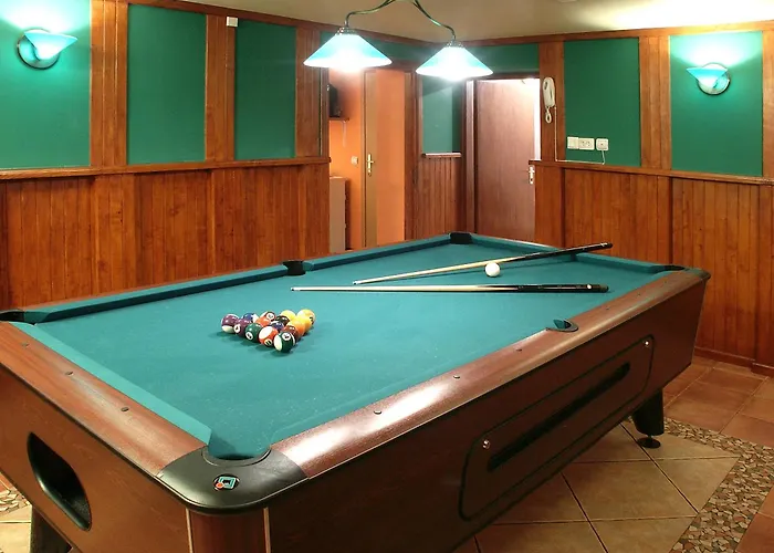 Eney Attic Three-room ホテル リヴィウ