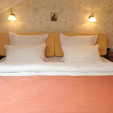 Готель Eney Attic Three-room